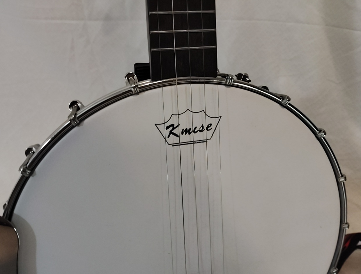 Kmise Banjo with Bag, Strap, and Tuning Tools