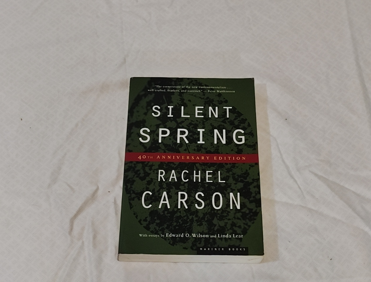 Silent Spring – Rachel Carson (paperback)
