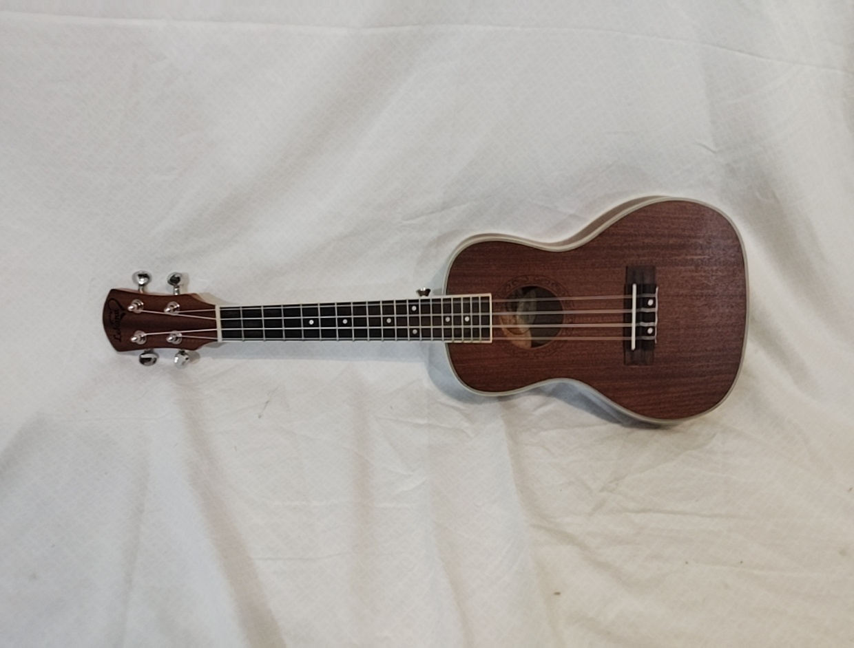 Ukulele Lohanu LU-C